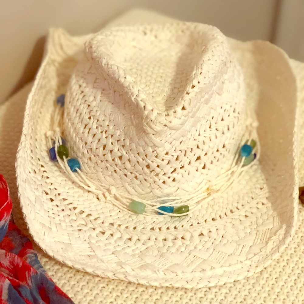 🌊 White floppy hat 🌊